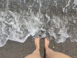 My Feet in the Pacific - Image