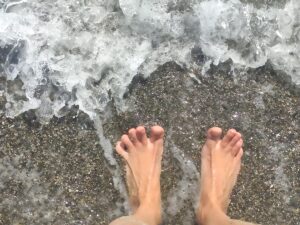 Deeping my toes in the Pacific - Image